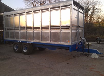 1 metal cattle trailer