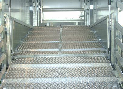 7 cattle trailer view 5