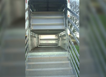 9 cattle trailer inside view 2