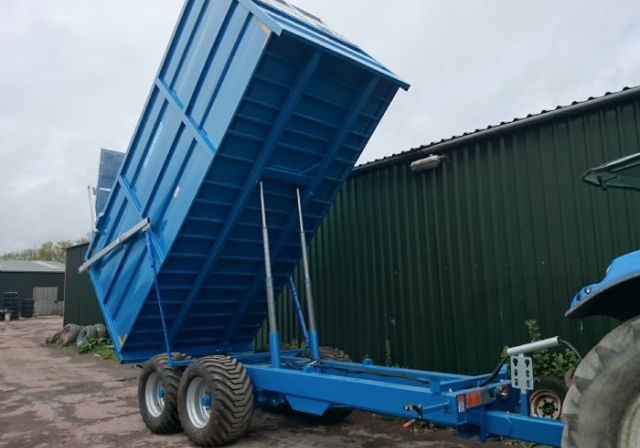 hydraulic tipper